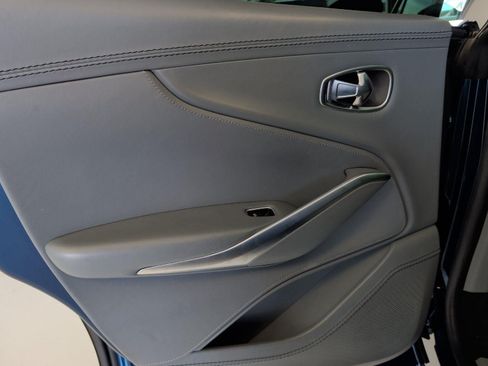 Used 2021 Aston Martin DBX AWD/4WD image 32