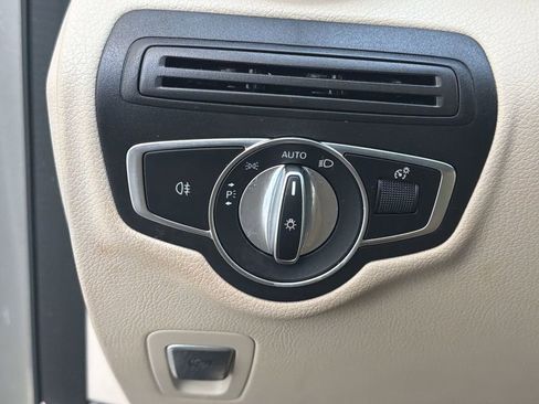 Used 2021 Mercedes-Benz GLC 300 image 37