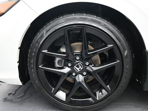 Used 2025 Honda Civic Sport image 14