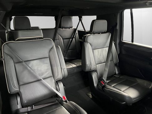 Used 2023 GMC Yukon XL SLT image 20