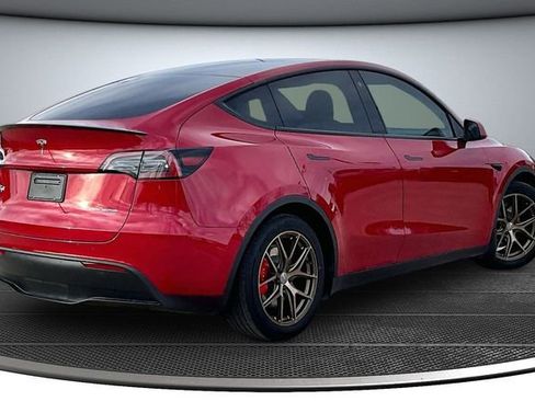 Used 2023 Tesla Model Y Performance image 6