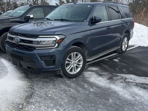 Certified 2023 Ford Expedition XLT image 1