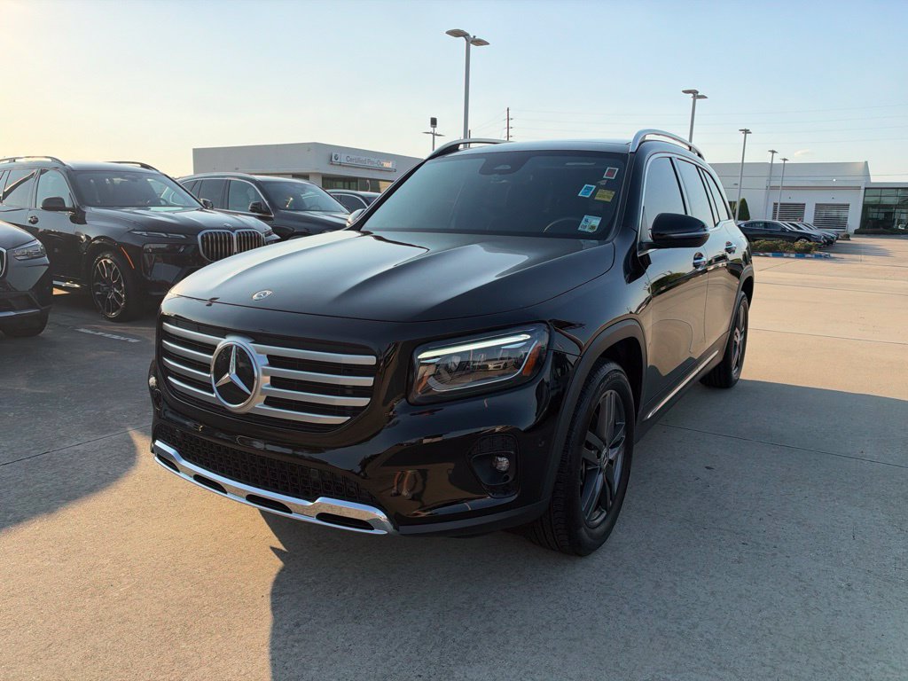 Used 2025 Mercedes-Benz GLB 250 image 1