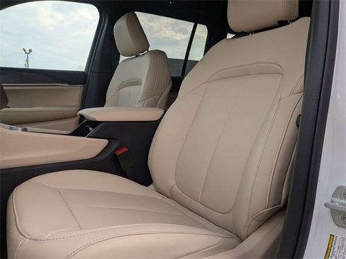 New 2025 Jeep Grand Cherokee Limited image 14