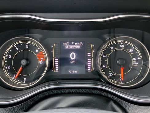 Used 2019 Jeep Cherokee Latitude Plus FWD image 26