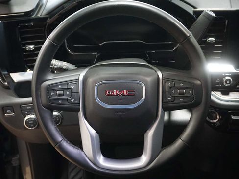 Certified 2025 GMC Sierra 1500 SLT image 18