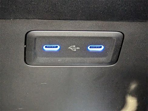 Used 2022 Mercedes-Benz EQS 580 580 image 27