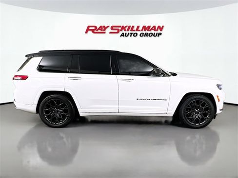 Used 2023 Jeep Grand Cherokee L Summit w/ Advanced Protech Group IV image 8