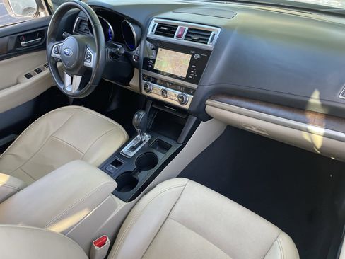 Used 2017 Subaru Outback 3.6R Limited image 10