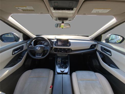 Used 2025 Nissan Rogue SV image 21