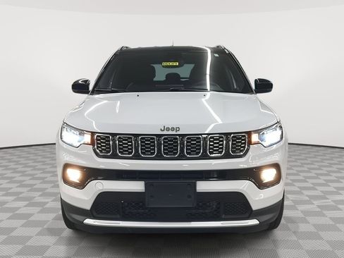 Used 2025 Jeep Compass Limited AWD/4WD image 2