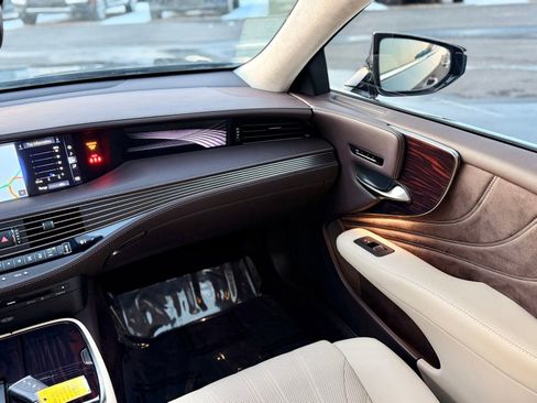 Used 2019 Lexus LS 500 w/ Luxury Package image 35