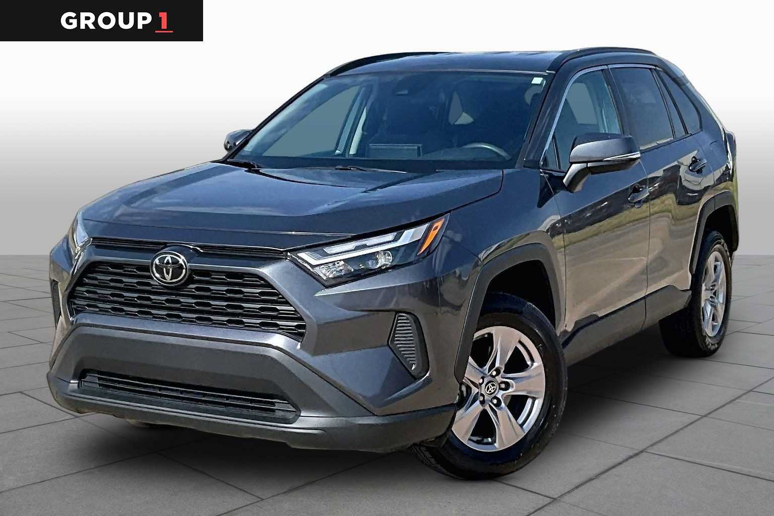 Used 2025 Toyota RAV4 XLE FWD image 1