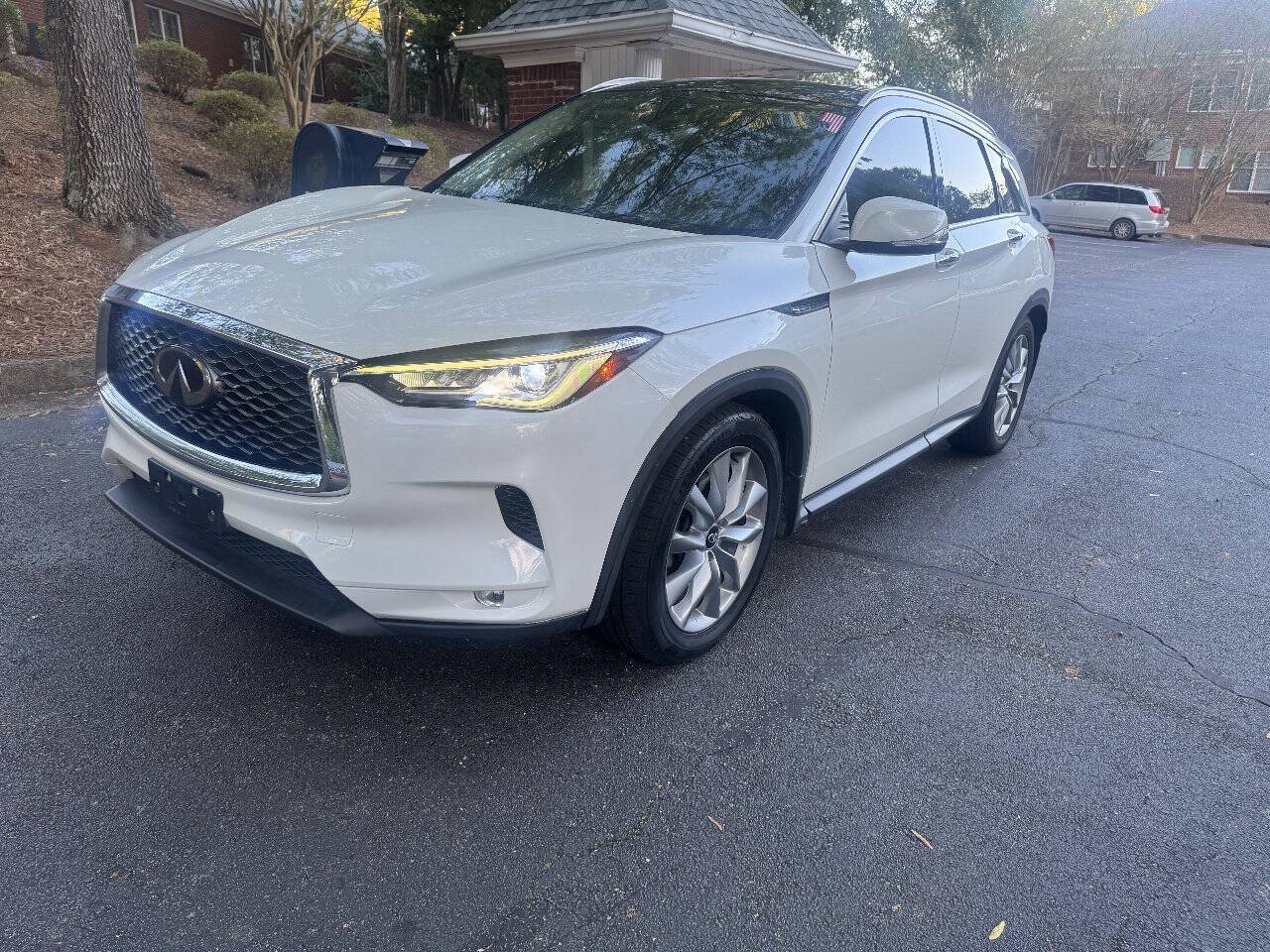 Used 2020 INFINITI QX50 Luxe AWD/4WD image 2