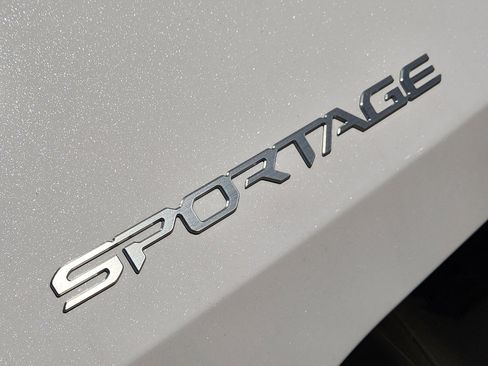New 2026 Kia Sportage SX image 8