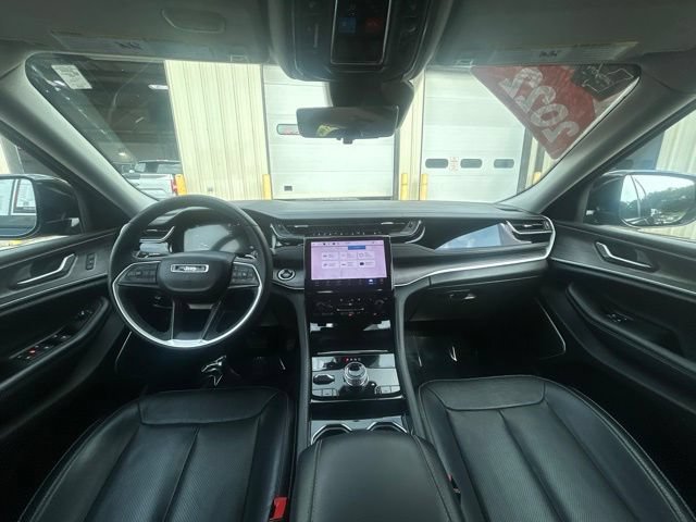 Used 2022 Jeep Grand Cherokee Limited 4xe w/ Luxury Tech Group II AWD/4WD image 17
