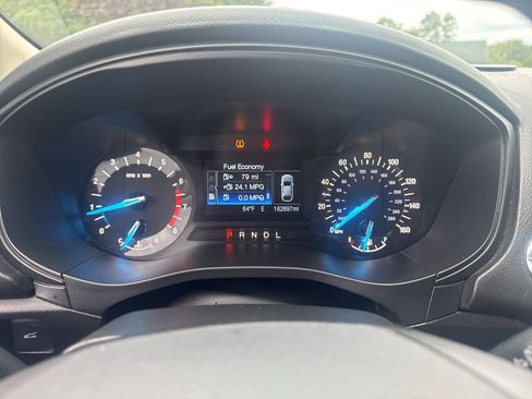 Used 2019 Ford Fusion S FWD image 22
