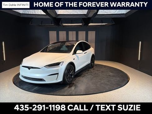 Used 2022 Tesla Model X Plaid image 1