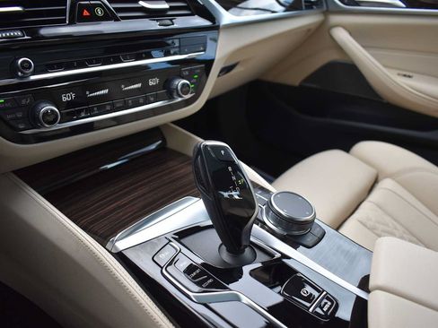 Used 2023 BMW 530i xDrive w/ M Sport Package AWD/4WD image 23
