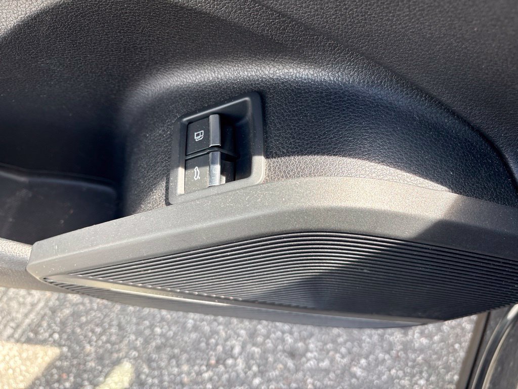 Used 2020 Audi Q5 e Premium Plus w/ Premium Plus Package AWD/4WD image 25