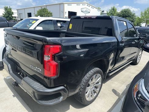 Used 2019 Chevrolet Silverado 1500 High Country w/ Technology Package RWD image 4