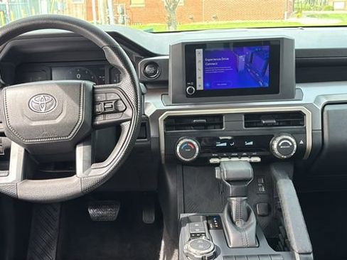Used 2025 Toyota Tacoma SR5 AWD/4WD image 8