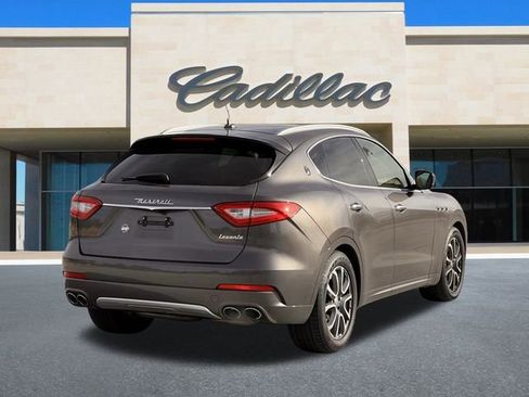 Used 2017 Maserati Levante w/ Luxury Package image 3