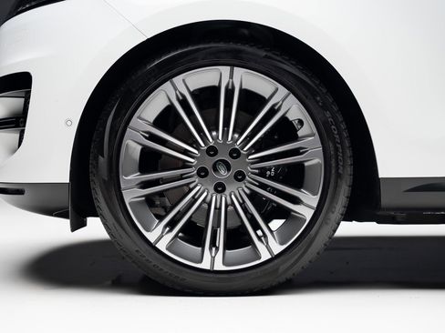 Used 2024 Land Rover Range Rover Sport SE image 19