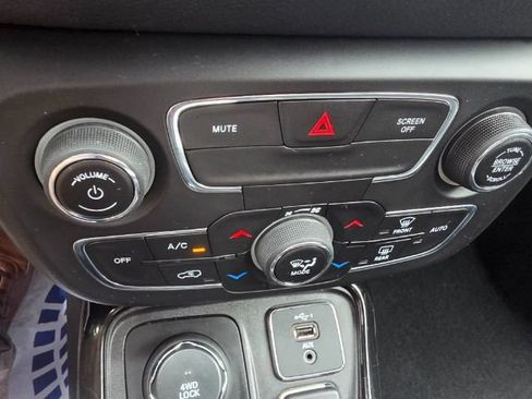 Used 2019 Jeep Compass Limited AWD/4WD image 15
