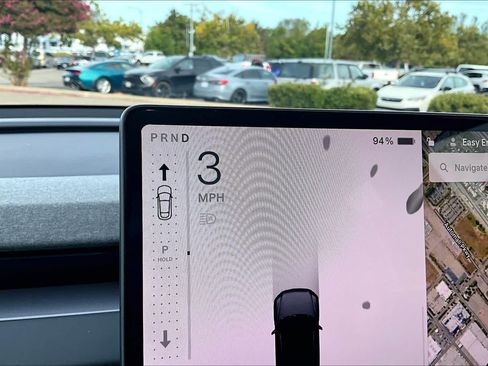 Used 2026 Tesla Model Y AWD image 25