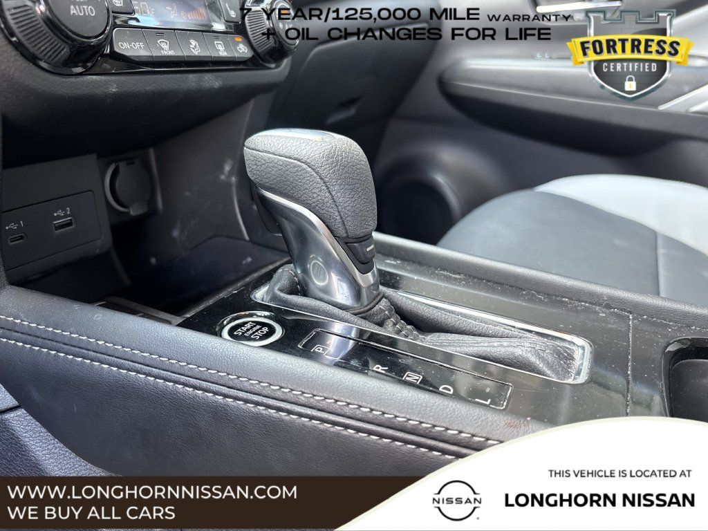 Used 2024 Nissan Kicks SR w/ SR Premium Package FWD image 15