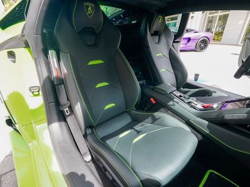 Used 2021 Lamborghini Huracan EVO RWD image 77