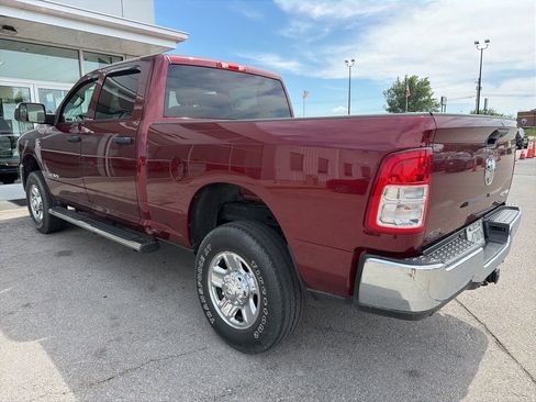 Used 2022 RAM 2500 Tradesman w/ Chrome Appearance Group AWD/4WD image 4