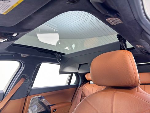 Used 2023 BMW i7 xDrive60 image 12