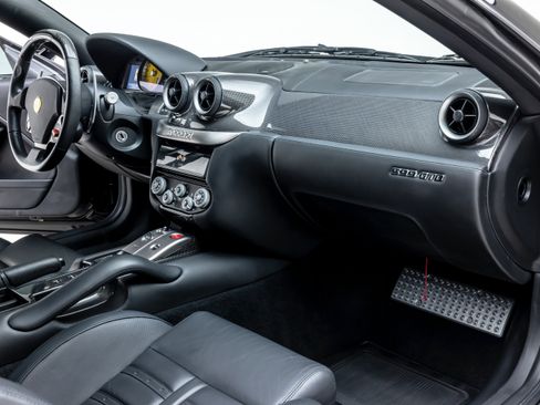 Used 2007 Ferrari 599 GTB Fiorano RWD image 18