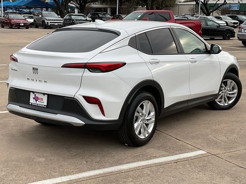 Used 2025 Buick Envista Preferred image 5