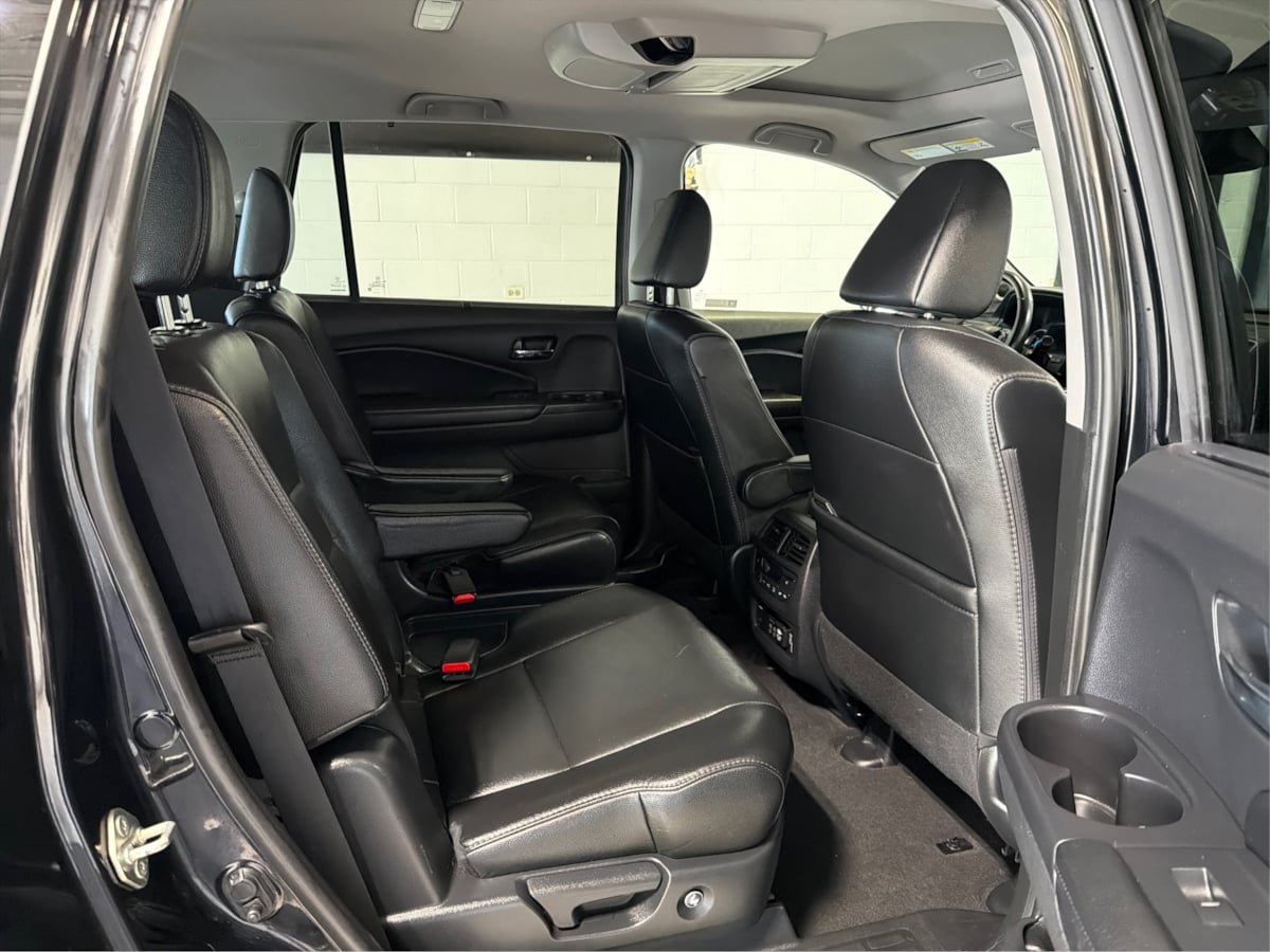 Used 2020 Honda Pilot Touring image 16