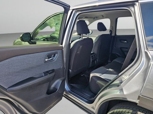 Used 2023 Nissan Rogue SV image 21