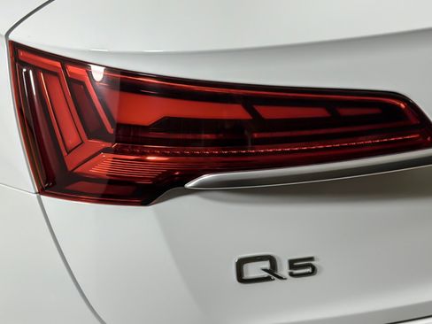 Used 2023 Audi Q5 2.0T Premium w/ Convenience Package AWD/4WD image 26