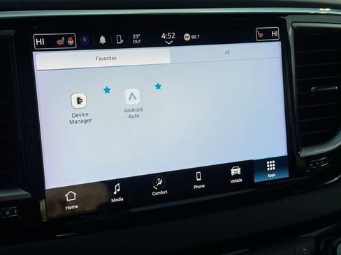 Used 2024 Chrysler Pacifica Touring-L image 46