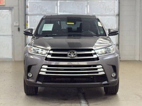 Used 2019 Toyota Highlander Limited Platinum image 2