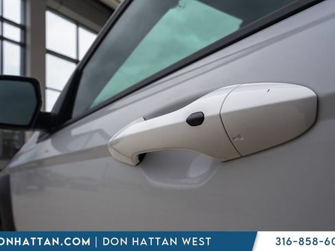 Used 2025 Hyundai Kona SEL AWD/4WD image 31