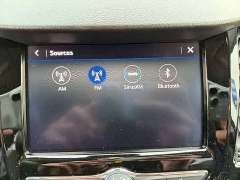 Certified 2022 Chevrolet Trax LT w/ LT Convenience Package image 18