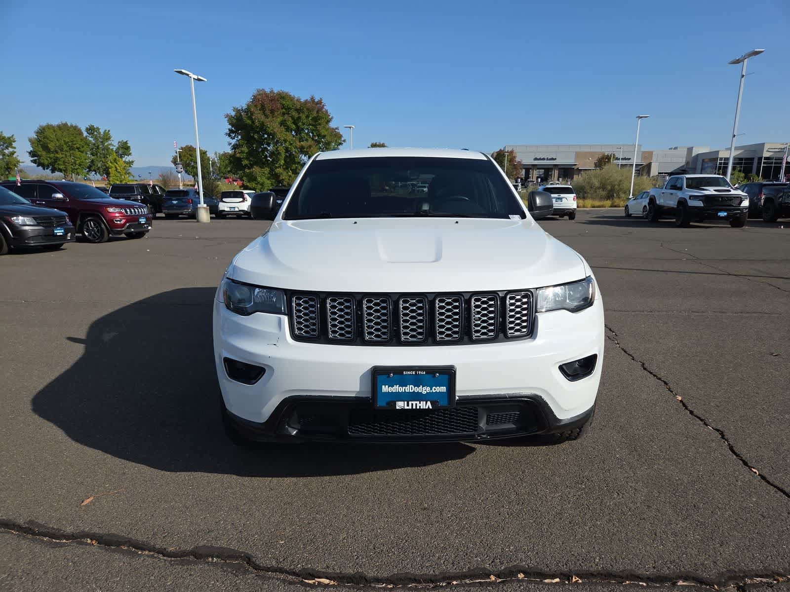 Used 2018 Jeep Grand Cherokee Altitude AWD/4WD image 14