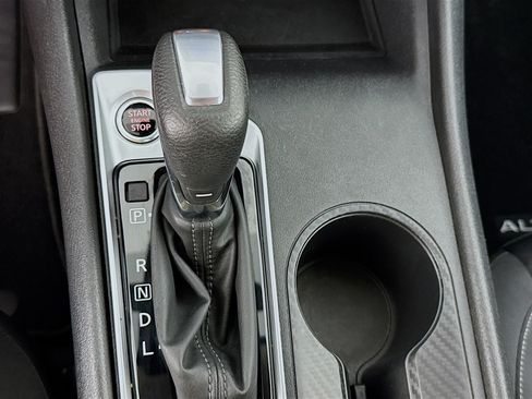 Used 2022 Nissan Altima 2.5 S FWD image 18