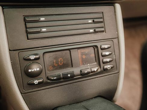 Used 2002 Porsche Boxster image 19