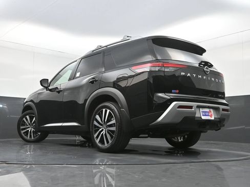 Used 2025 Nissan Pathfinder Platinum FWD image 32