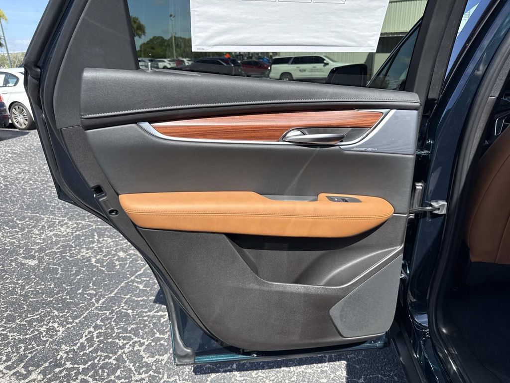 New 2026 Cadillac XT5 Premium Luxury w/ LPO, ONYX Package AWD/4WD image 13