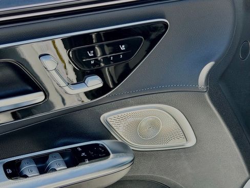New 2025 Mercedes-Benz EQE 500 4MATIC Sedan image 17
