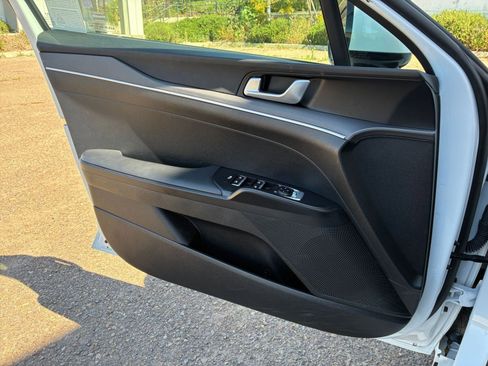 Used 2025 Kia K5 LXS image 18